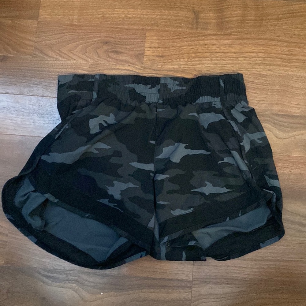 Athleta black camo shorts